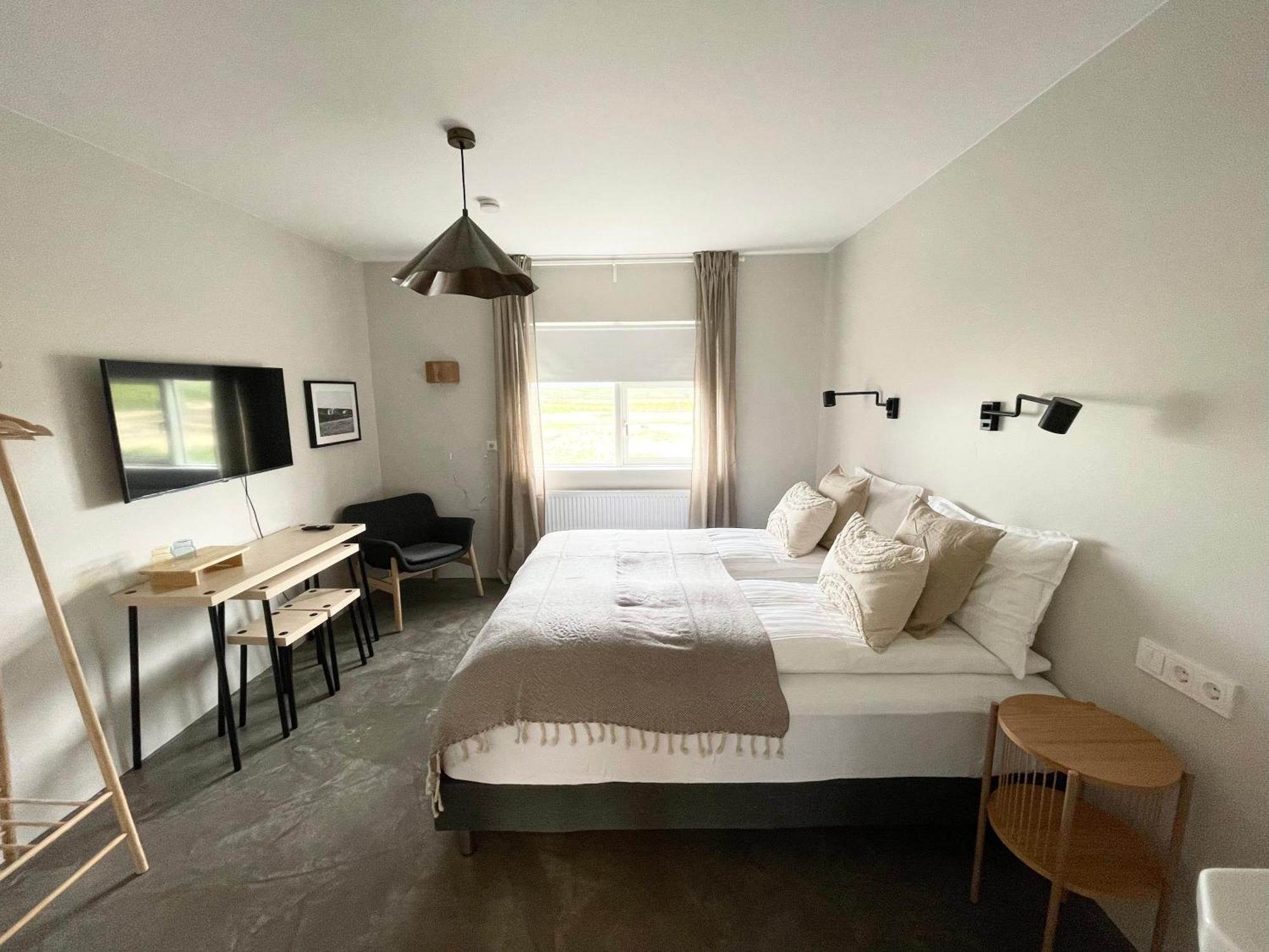 Lindarholl Guesthouse Stori-Bakki Esterno foto