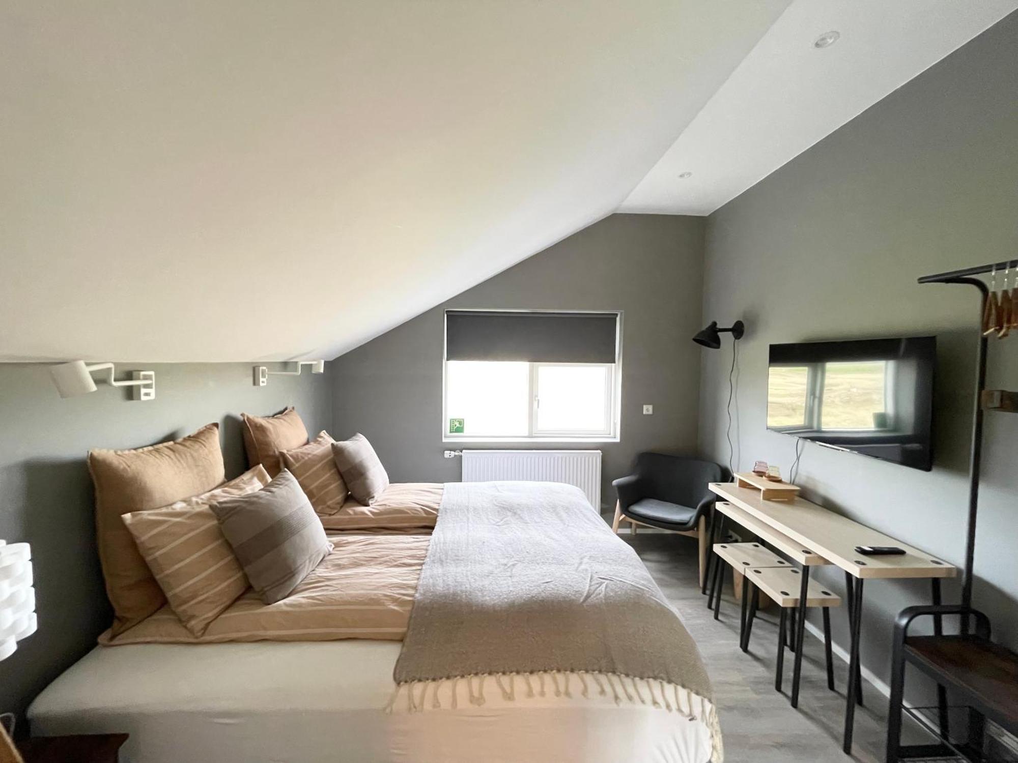 Lindarholl Guesthouse Stori-Bakki Esterno foto