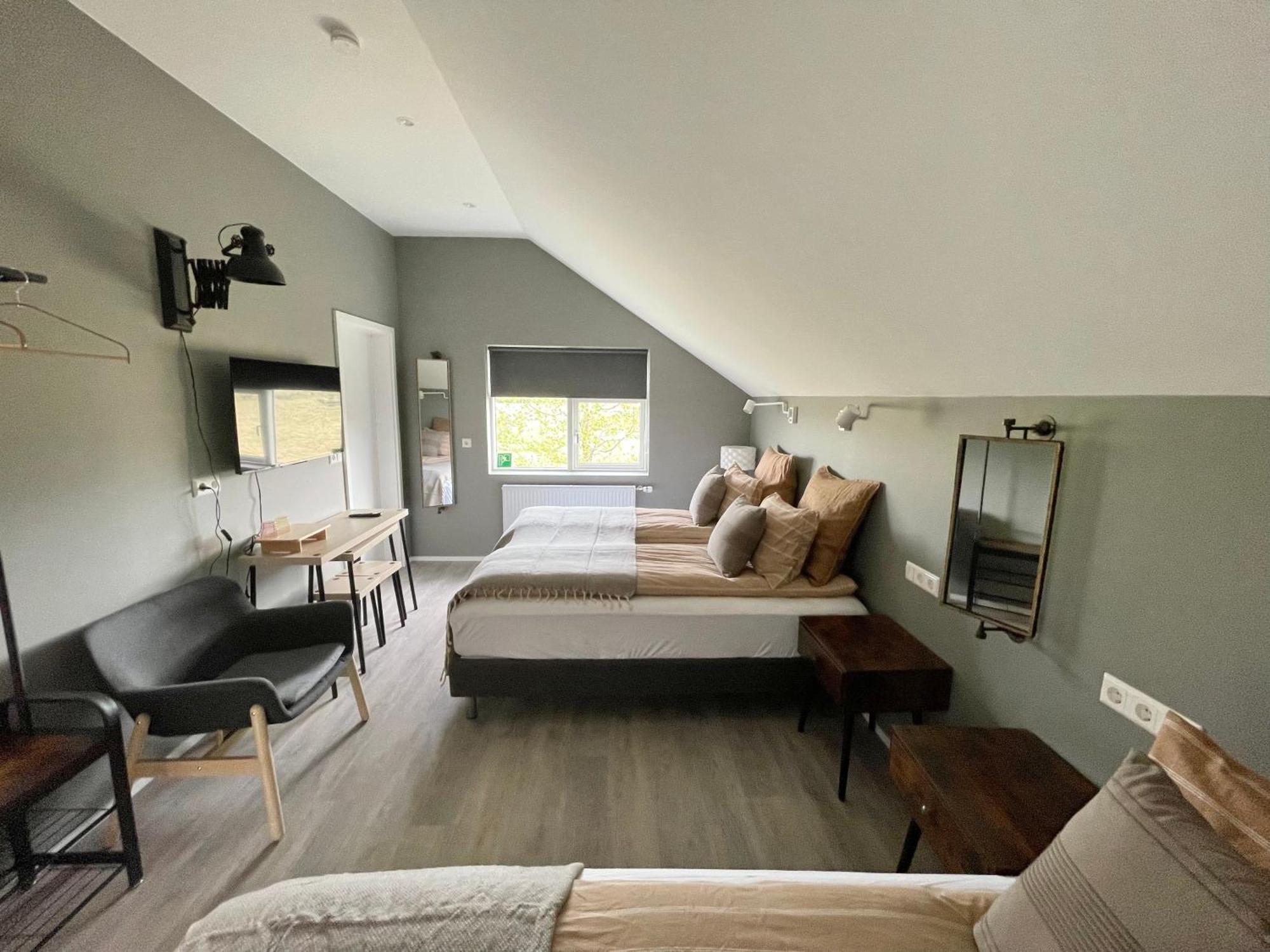 Lindarholl Guesthouse Stori-Bakki Esterno foto