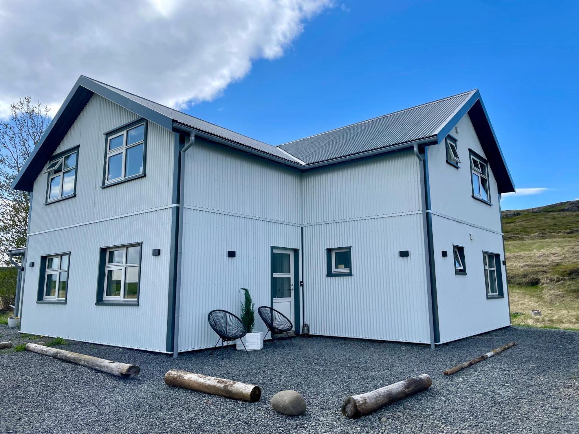 Lindarholl Guesthouse Stori-Bakki Esterno foto